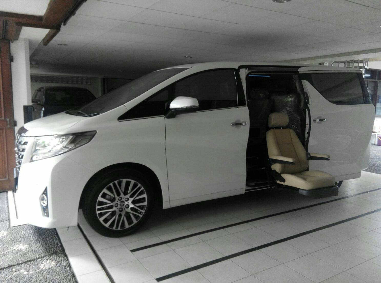Turny Evo X Toyota Alphard